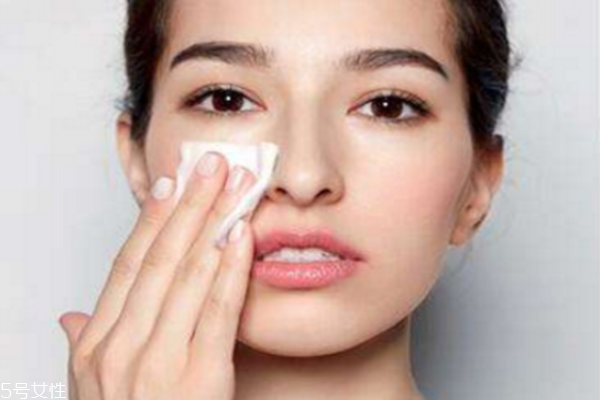 油性皮膚吃妝怎么辦 萬萬沒想到可以這樣做 油性皮膚吃妝怎么辦 萬萬沒想到可以這樣做