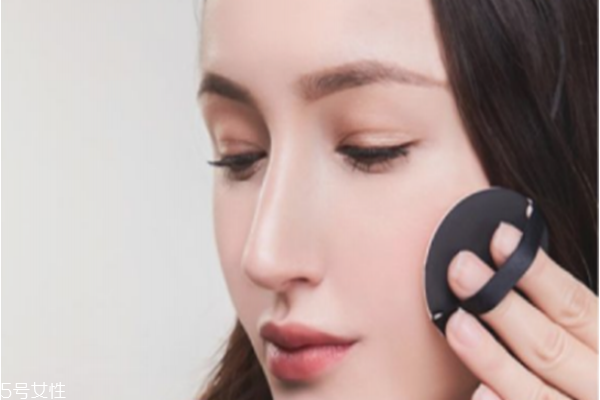 油性皮膚吃妝怎么辦 萬萬沒想到可以這樣做 油性皮膚吃妝怎么辦 萬萬沒想到可以這樣做