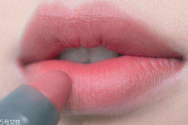 油性皮膚吃妝怎么辦 萬萬沒想到可以這樣做 油性皮膚吃妝怎么辦 萬萬沒想到可以這樣做