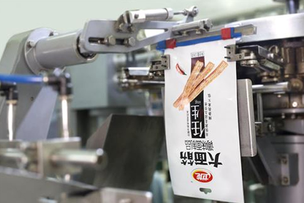 衛(wèi)龍辣條廠真的干凈么？辣條食品安全國(guó)家標(biāo)準(zhǔn)要來(lái)了