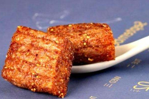 衛(wèi)龍辣條廠真的干凈么？辣條食品安全國(guó)家標(biāo)準(zhǔn)要來(lái)了