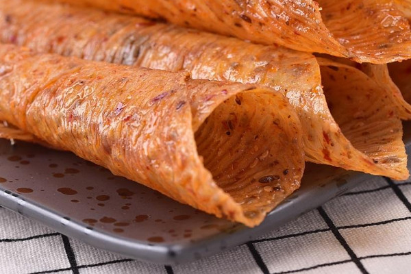 衛(wèi)龍辣條廠真的干凈么？辣條食品安全國(guó)家標(biāo)準(zhǔn)要來(lái)了