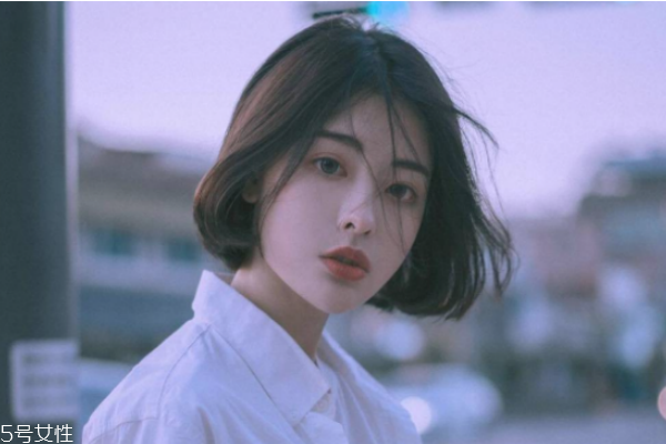 定妝噴霧適合哪個季節(jié) 油皮干皮妝容大拯救