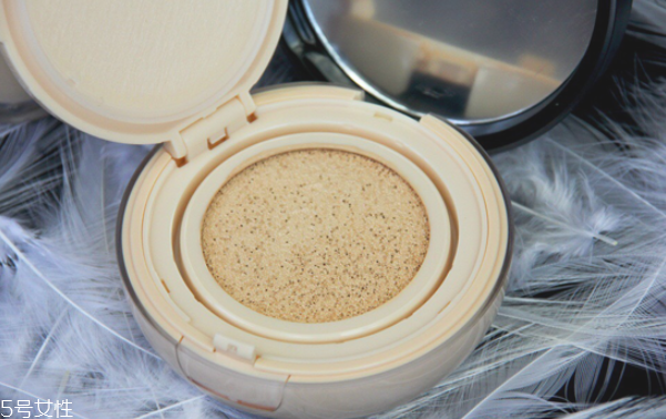 韓國氣墊哪個好用 當(dāng)下最火爆的9款氣墊粉底 韓國氣墊哪個好用 當(dāng)下最火爆的9款氣墊粉底