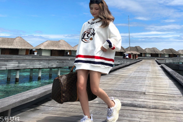 情侶衛(wèi)衣圖片大全 最流行的秀恩愛方法 情侶衛(wèi)衣圖片大全 最流行的秀恩愛方法