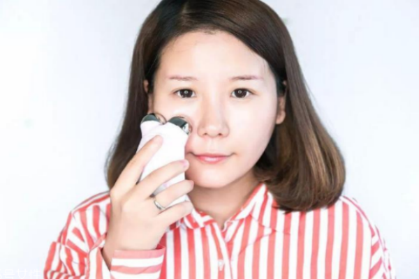 緊致肌膚用什么美容儀 微電流按摩儀打造緊致v臉 緊致肌膚用什么美容儀 微電流按摩儀打造緊致v臉