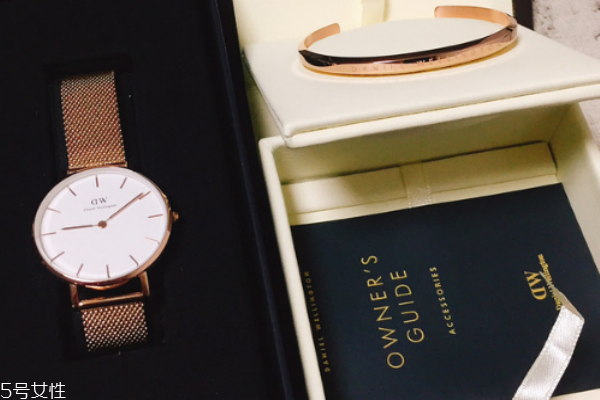 dw手表可以換鋼帶嗎 尺寸合適很重要 dw手表可以換鋼帶嗎 尺寸合適很重要
