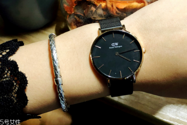 dw手表可以用多久 日常保養(yǎng)要仔細(xì) dw手表可以用多久 日常保養(yǎng)要仔細(xì)