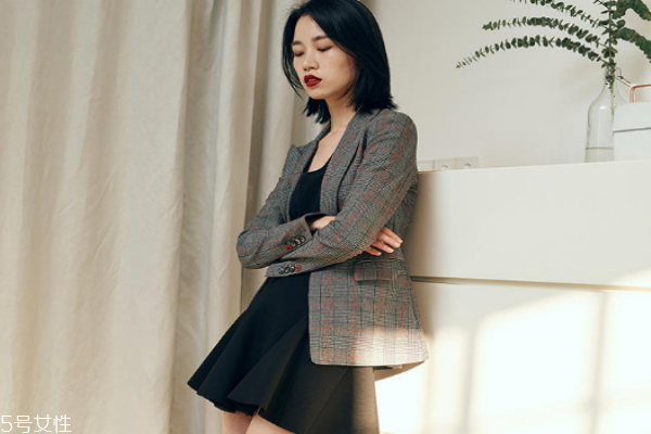 秋季格紋衣服搭配圖片 輕松應(yīng)對(duì)不同場(chǎng)合 秋季格紋衣服搭配圖片 輕松應(yīng)對(duì)不同場(chǎng)合