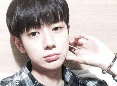 2022年男生流行的發(fā)型 3款發(fā)型帥到飛起 2022年男生流行的發(fā)型 3款發(fā)型帥到飛起