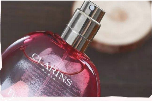 定妝噴霧適合油皮嗎 清爽控油定定妝噴霧推薦 定妝噴霧適合油皮嗎 清爽控油定定妝噴霧推薦