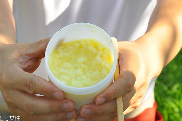 蜂王漿有豐胸效果嗎 能促進(jìn)胸部生長(zhǎng)發(fā)育 蜂王漿有豐胸效果嗎 能促進(jìn)胸部生長(zhǎng)發(fā)育