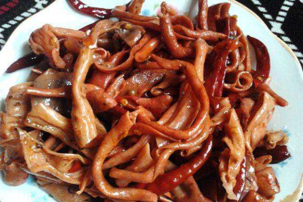 鴨腸為什么是紅的 因?yàn)榻?jīng)過(guò)處理 鴨腸為什么是紅的 因?yàn)榻?jīng)過(guò)處理