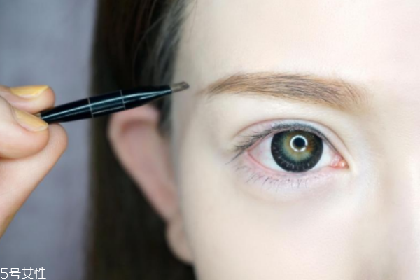 新手用眉筆還是眉粉 怒撕眉妝小白標(biāo)簽 新手用眉筆還是眉粉 怒撕眉妝小白標(biāo)簽