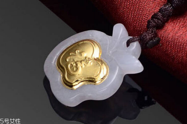 金鑲玉吊墜有什么好處 難怪如此受歡迎 金鑲玉吊墜有什么好處 難怪如此受歡迎