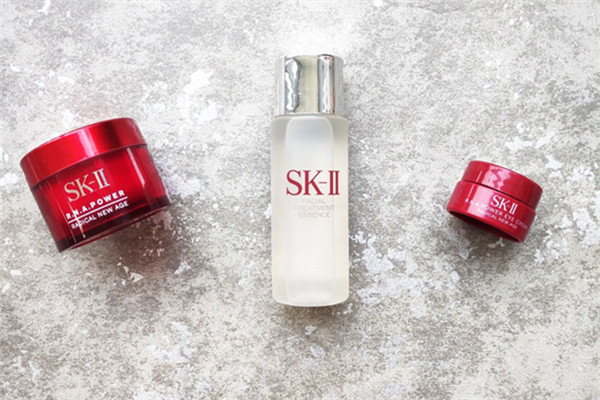 你離閃亮妝容只差一瓶日本神仙水 你離閃亮妝容只差一瓶日本神仙水