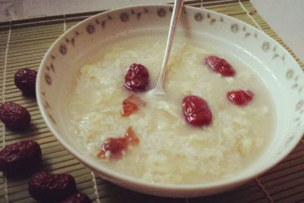 新媽媽產(chǎn)后坐月子怎么按摩催奶 新媽媽產(chǎn)后坐月子怎么按摩催奶