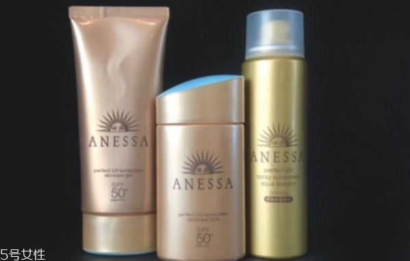 安耐曬乳液好還是啫喱 安耐曬乳液和啫喱區(qū)別 安耐曬乳液好還是啫喱 安耐曬乳液和啫喱區(qū)別