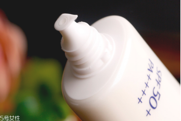 黛珂防曬霜含酒精嗎 質(zhì)感超好的美白防曬霜 黛珂防曬霜含酒精嗎 質(zhì)感超好的美白防曬霜