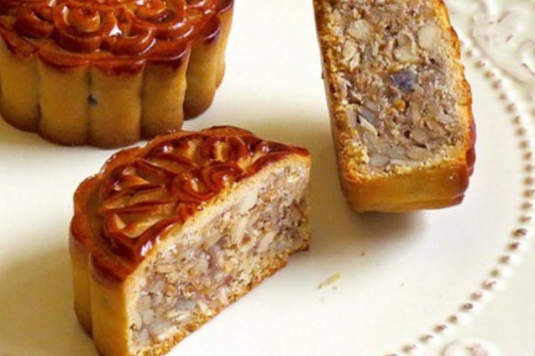 五仁月餅為什么難吃？購買時注意看五仁月餅保質期