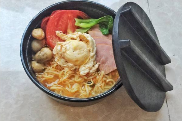 方便面是誰發(fā)明的？買方便面注意看保質(zhì)期