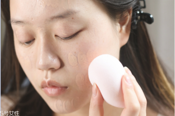 張韶涵妝容怎么畫 張韶涵妝容剖析 張韶涵妝容怎么畫 張韶涵妝容剖析