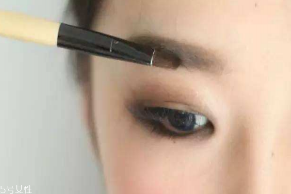 黑灰色眉筆是什么顏色 黑灰色眉筆效果圖 黑灰色眉筆是什么顏色 黑灰色眉筆效果圖