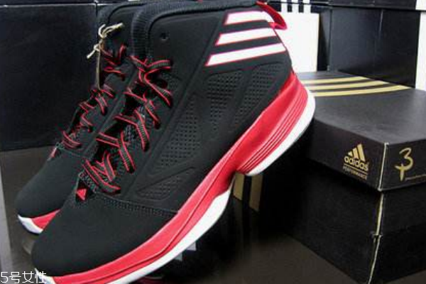 籃球鞋底磨平了怎么辦 當(dāng)心不防滑 籃球鞋底磨平了怎么辦 當(dāng)心不防滑