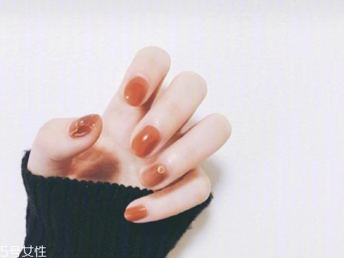 2022美甲流行色顯手白 推薦這四大色 2022美甲流行色顯手白 推薦這四大色