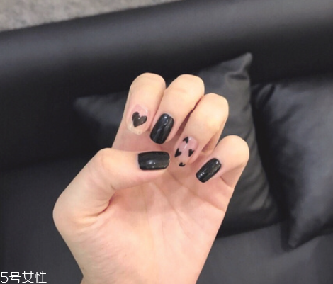 2022美甲流行色顯手白 推薦這四大色 2022美甲流行色顯手白 推薦這四大色