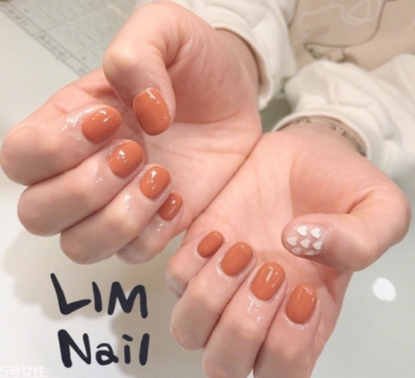 2022美甲流行色顯手白 推薦這四大色 2022美甲流行色顯手白 推薦這四大色