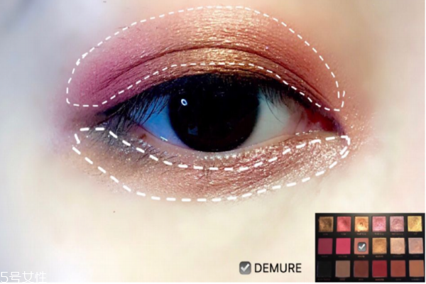 hudabeauty第3代玫瑰眼影盤(pán)畫(huà)法 好駕馭的玫瑰系眼妝