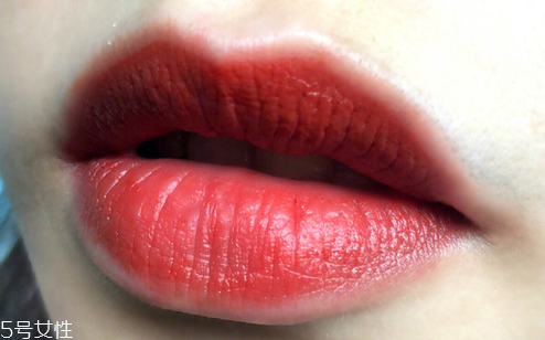 雅詩(shī)蘭黛333沾杯嗎 半啞光口紅略顯粘杯 雅詩(shī)蘭黛333沾杯嗎 半啞光口紅略顯粘杯