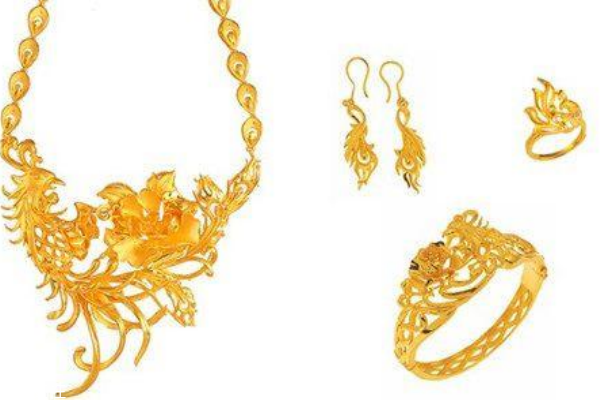 結(jié)婚三金一般多少錢 大概在這個(gè)價(jià)位 結(jié)婚三金一般多少錢 大概在這個(gè)價(jià)位