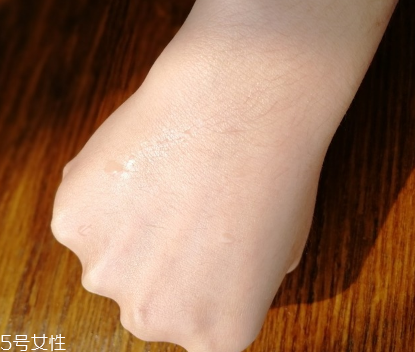 防曬噴霧防汗嗎 選用防水的就好 防曬噴霧防汗嗎 選用防水的就好