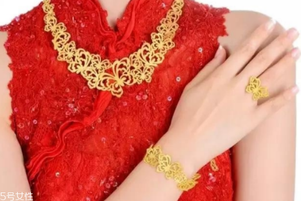 結婚買三金還是五金 看經(jīng)濟狀況
