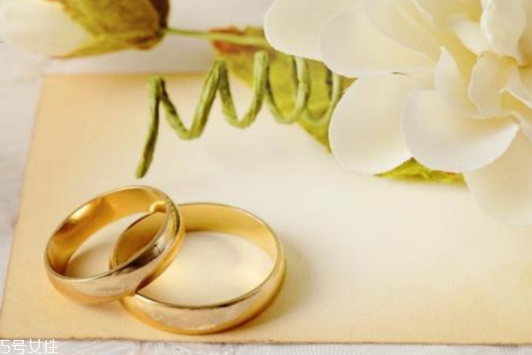 結(jié)婚三金什么牌子好 認準大牌黃金 結(jié)婚三金什么牌子好 認準大牌黃金