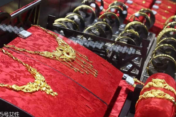 結(jié)婚三金什么牌子好 認準大牌黃金 結(jié)婚三金什么牌子好 認準大牌黃金