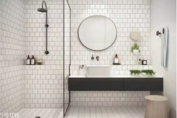 過(guò)期的化妝品用了會(huì)怎么樣 使用過(guò)期化妝品的危害