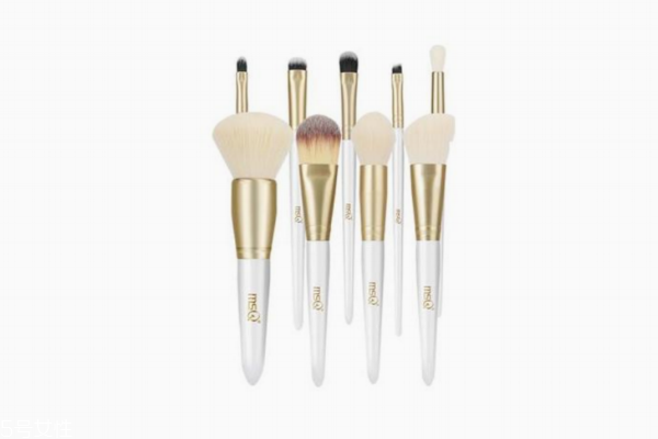 新手要用多少支化妝刷 5支化妝刷讓你如魚得水 新手要用多少支化妝刷 5支化妝刷讓你如魚得水