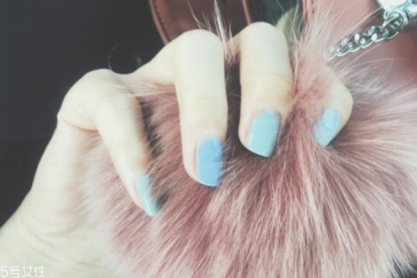 秋冬做什么顏色指甲好看 你一定要試試這3種美甲 秋冬做什么顏色指甲好看 你一定要試試這3種美甲