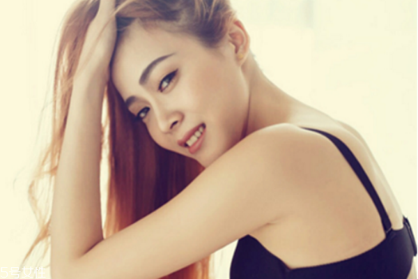 孕婦產(chǎn)后坐月子多長(zhǎng)時(shí)間內(nèi)可以洗頭 孕婦產(chǎn)后坐月子多長(zhǎng)時(shí)間內(nèi)可以洗頭