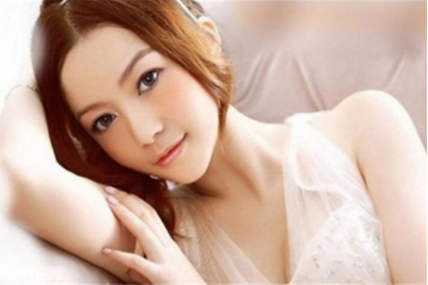 油性皮膚喜歡掉妝，小編來教你怎么辦