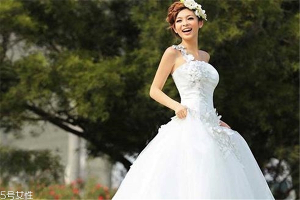 婚紗費(fèi)用是用彩禮錢(qián)嗎 沒(méi)有嚴(yán)格規(guī)定 婚紗費(fèi)用是用彩禮錢(qián)嗎 沒(méi)有嚴(yán)格規(guī)定