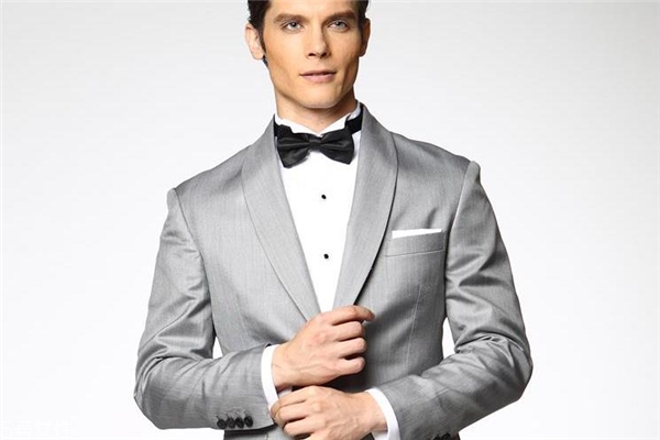 新郎結婚穿什么衣服 莊重得體很重要 新郎結婚穿什么衣服 莊重得體很重要
