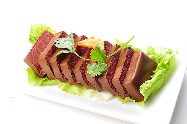 鴨血能和菠菜一起吃嗎 可以這樣搭配 鴨血能和菠菜一起吃嗎 可以這樣搭配