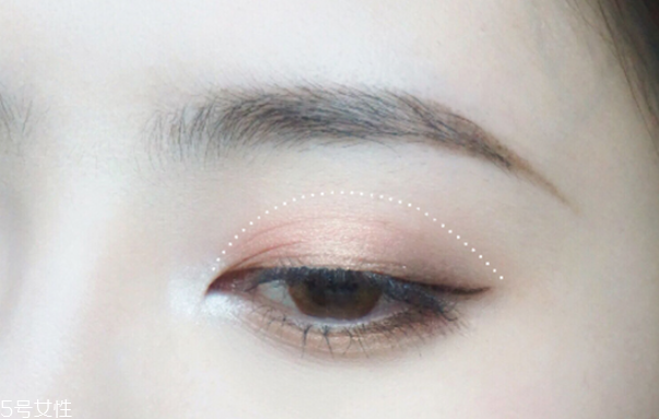 人魚姬眼影怎么畫 人魚姬眼妝教程 人魚姬眼影怎么畫 人魚姬眼妝教程