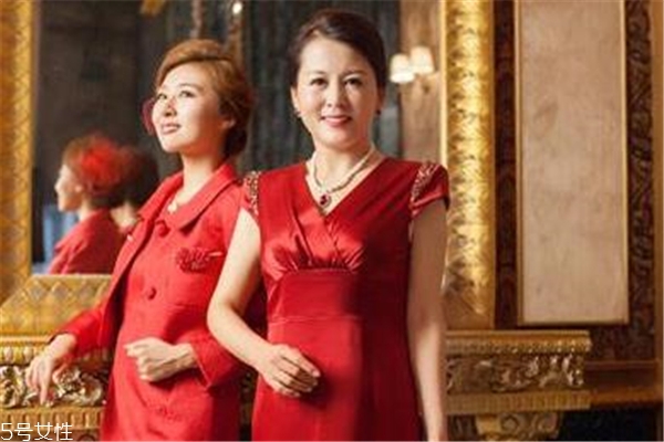 兒子結(jié)婚媽媽穿什么衣服 大方得體就行啦 兒子結(jié)婚媽媽穿什么衣服 大方得體就行啦