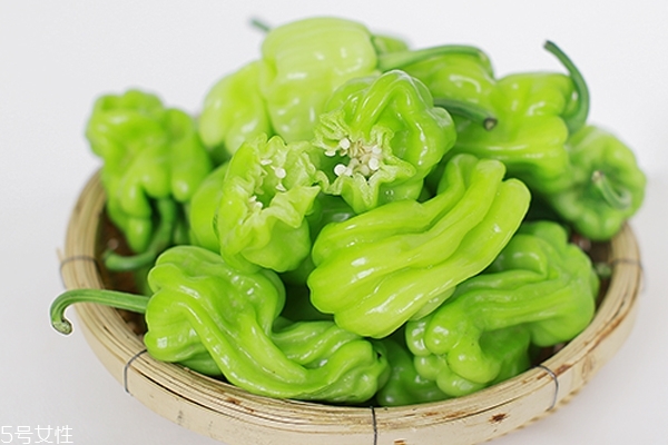 青椒怎么切 這樣切才對 青椒怎么切 這樣切才對