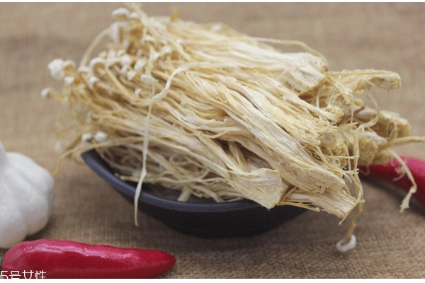 金針菇為什么有酒味 因?yàn)榘l(fā)酵了 金針菇為什么有酒味 因?yàn)榘l(fā)酵了